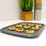 BergHOFF GEM Non-stick 3Pc Bakeware Set , Small Cookie Sheet, Cupcake Pan and Pie Pan