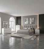 Viana 5-Piece Queen Platform Bedroom Set Grey and White High Gloss
