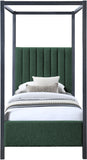 Kelly - Bed