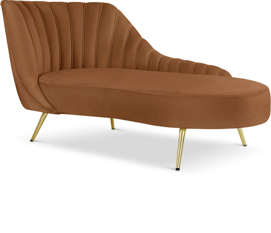 Margo Saddle Velvet Chaise – Luxurious Contemporary Lounge Sofa with Gold Legs & Curved Back Design