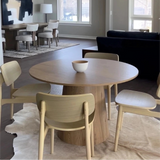 Dwen 46" Modern Round Pedestal Dining Table