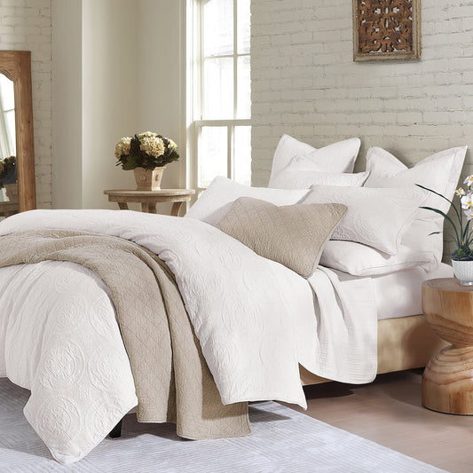 Verona Matelassé Bedding Set