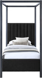 Kelly - Bed