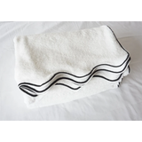 Scalloped Embroidered Bath Towels (Set of 2)