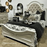 Lyla Floral Print Reversible Quilt Set