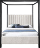 Kelly - Bed