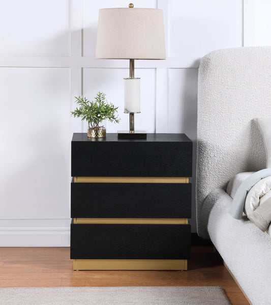 Zaylan Night Stand - Elegant Oak Veneer Design with Brushed Brass Accents for a Chic Bedroom Look