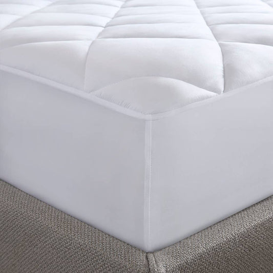 Fluffy Mattress Pad with Polyester Fiber Fill, White