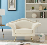 Lips Velvet Chair - Luxurious Boudoir-Inspired Design with Gold Metal Legs for Modern Living Spaces
