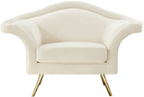 Lips Velvet Chair - Luxurious Boudoir-Inspired Design with Gold Metal Legs for Modern Living Spaces