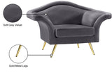 Lips Velvet Chair - Luxurious Boudoir-Inspired Design with Gold Metal Legs for Modern Living Spaces