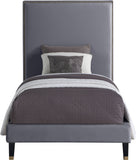 Harlie - Bed