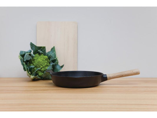 BergHOFF Ron 10.25" Cast Iron Fry Pan 2.6Qt., Black
