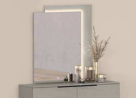 Damien Mirror