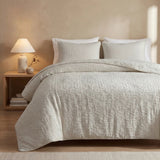Porto Matelassé Bedding Set
