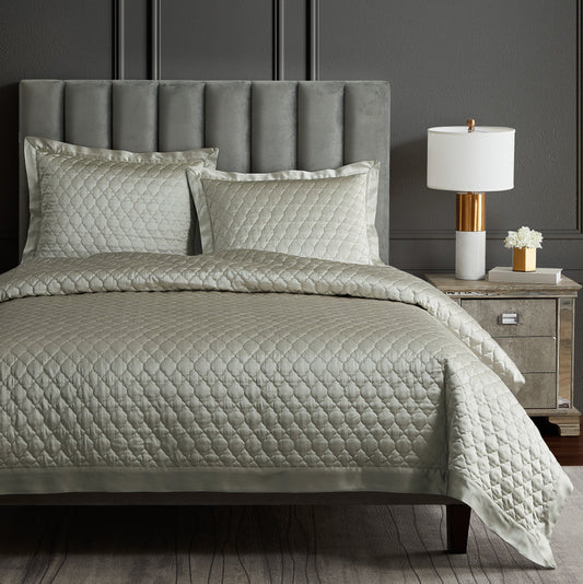 High Shine Satin Quatrefoil Quilt