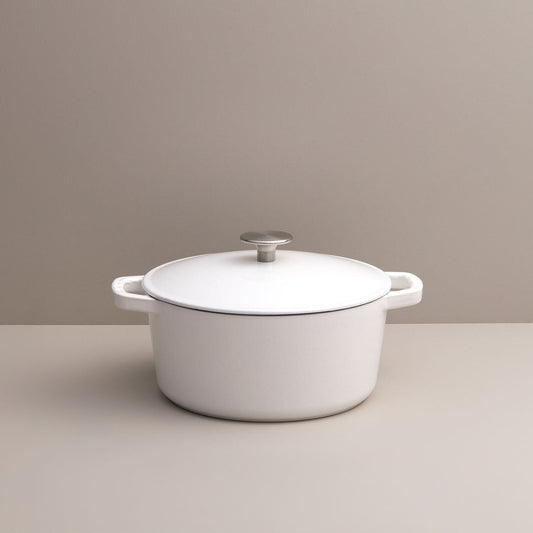 3.5 Quart Mini Dutch Oven - White - Silver Knob