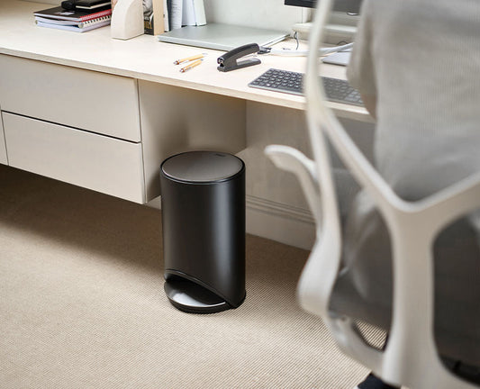 Arc™ 10L Easy-push Matt Black Pedal Bin