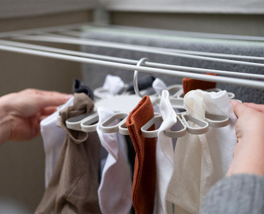 Petal™ 22-piece Quick-grip Ecru Drying Hanger