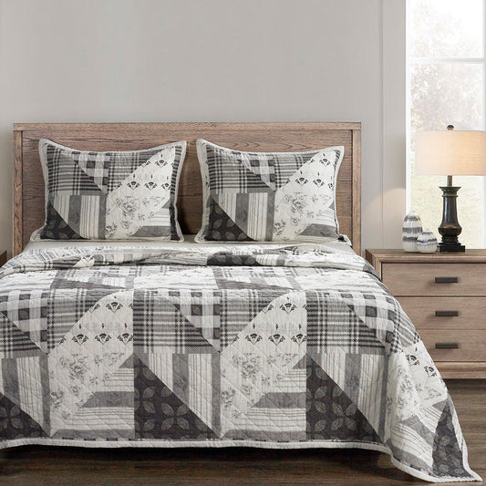 Patchwork Prairie Reversible Quilt Set