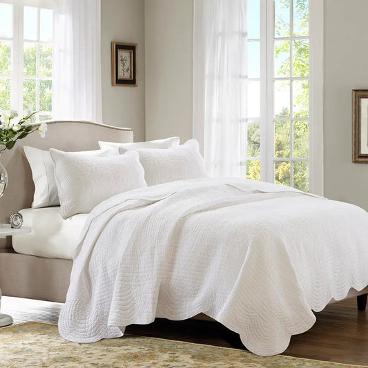 Farmhouse Scalloped Edge 3-Piece Coverlet Quilt Set