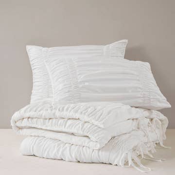 Ruched Design Delicate Bow Ties Comforter Set, White