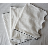 Scalloped Embroidered Bath Towels (Set of 2)