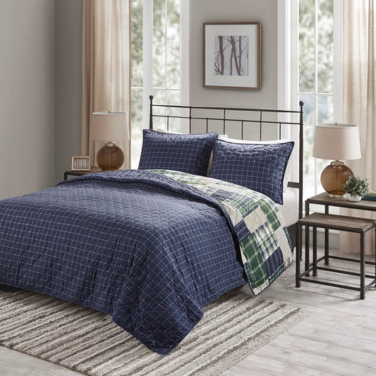 3 Piece Reversible Patchwork Printed Quilt Set, Green / Navy
