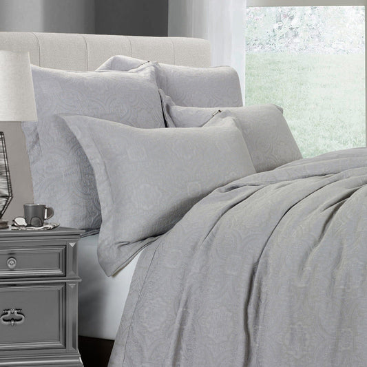 Medallion Matelassé Duvet Cover Set