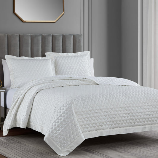 High Shine Satin Quatrefoil Quilt