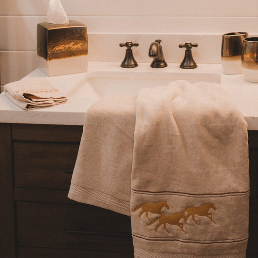 Running Remuda Towel Set
