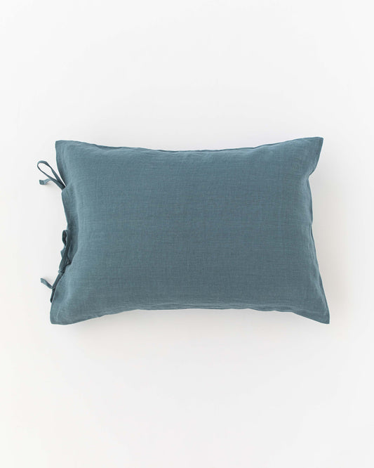 Linen pillowcase with ties in Gray blue