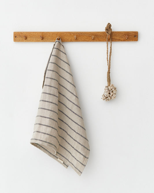 Linen tea towel in Subtle lines