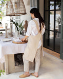 Pinafore cross-back linen apron in Natural linen